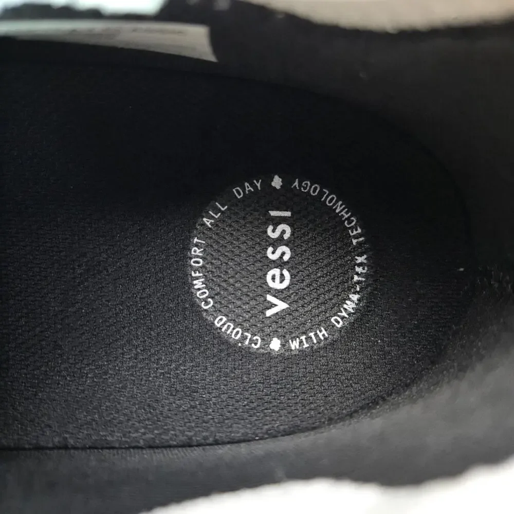 NEW Vessi Everyday Classic Womens Size 8 Waterproof Shoes Sneaker Oasis White